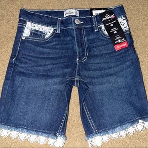 Add a little lace for flare shorts